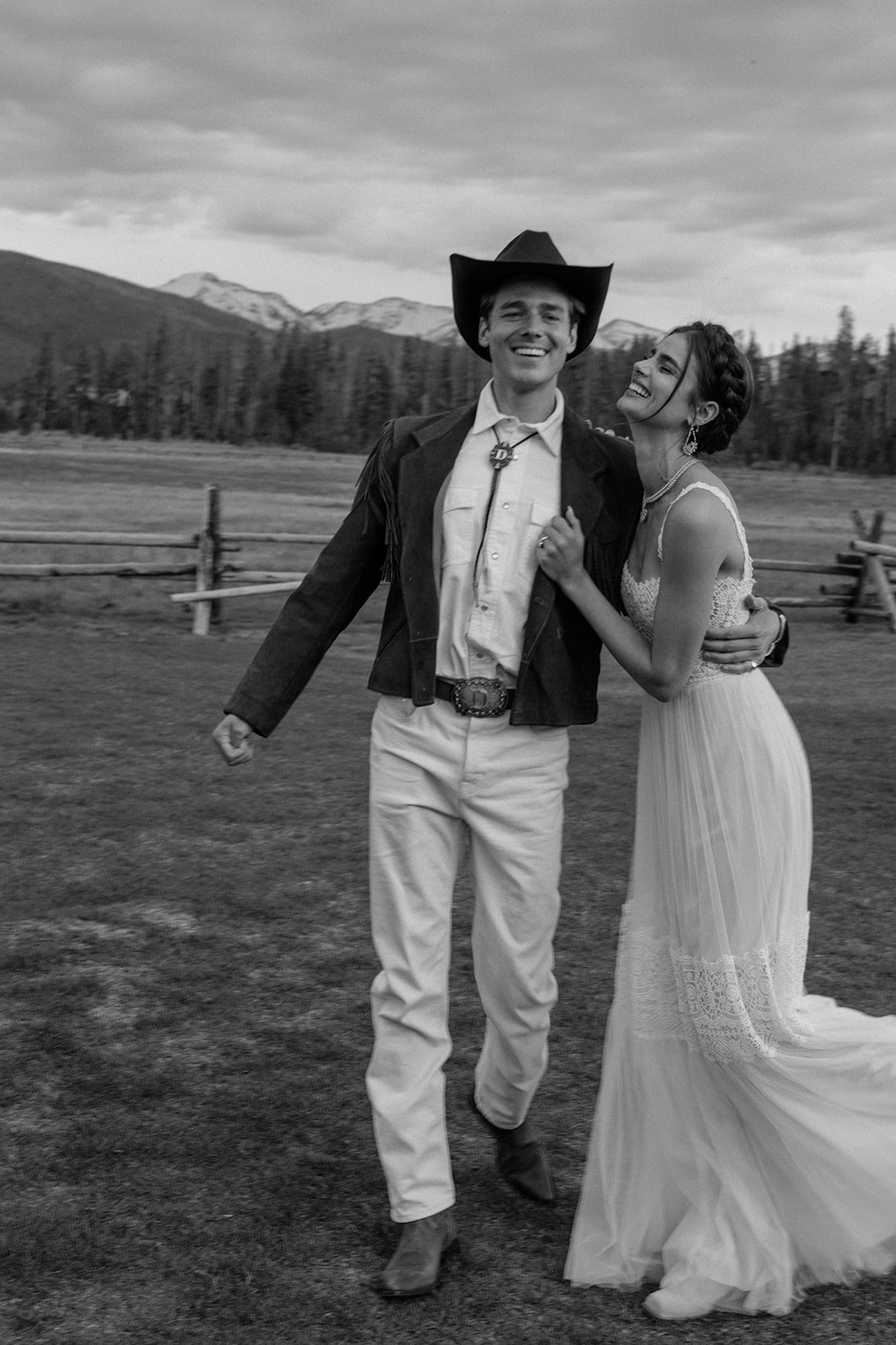 Taylor + Danny, image size:1067x1600