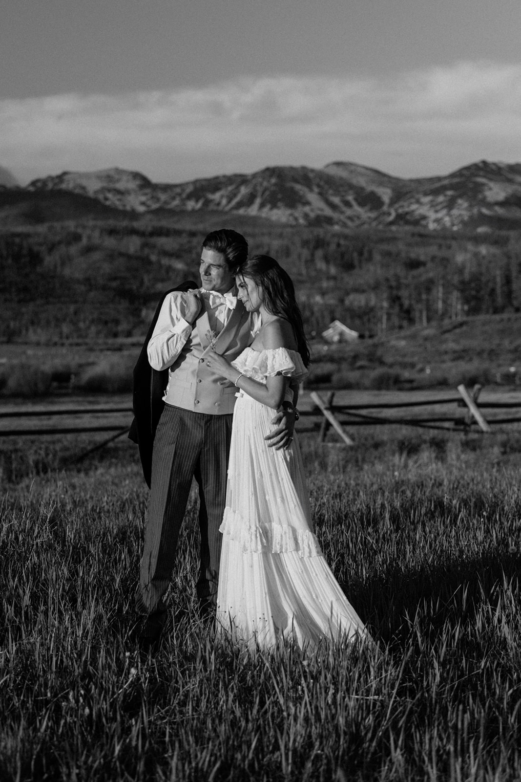 Taylor + Danny, image size:1067x1600