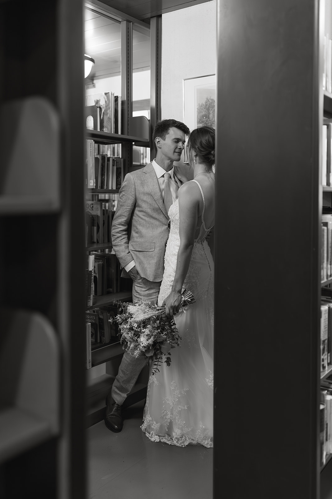 Point Vicente Lighthouse Wedding in California - laurenkovacik.com, image size:1067x1600