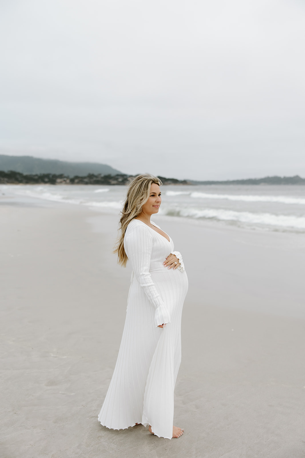 A Dreamy Pebble Beach Maternity Session - wildloveandwanderlust.com