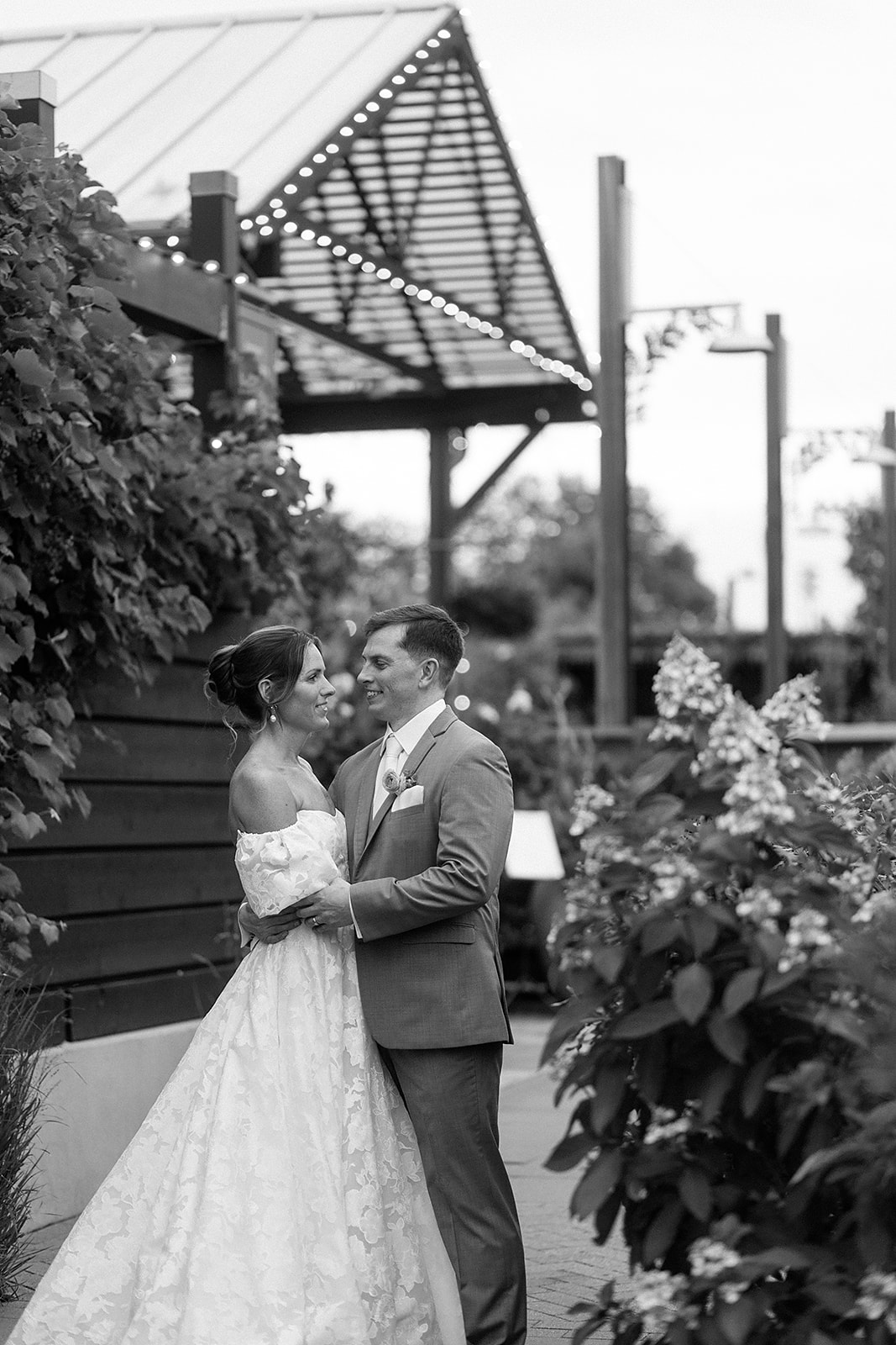 A Summer Garden Wedding at Terrain Devon Yard | Devon, Pennsylvania |  caramariephotography.co, image size:1067x1600