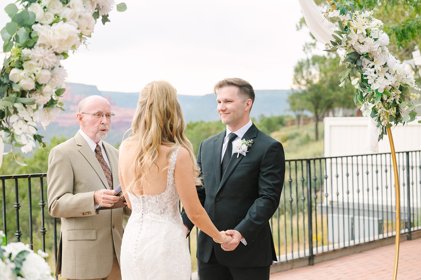 ceremony at sky ranch lodge weddings