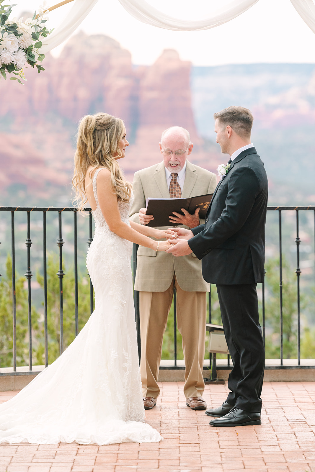 ceremony at sky ranch lodge weddings