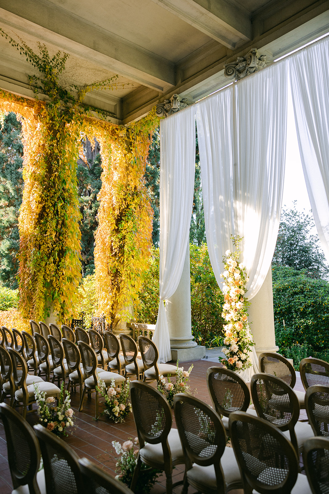 Hycroft Manor Wedding in Vancouver — The Augusts, image size:1067x1600