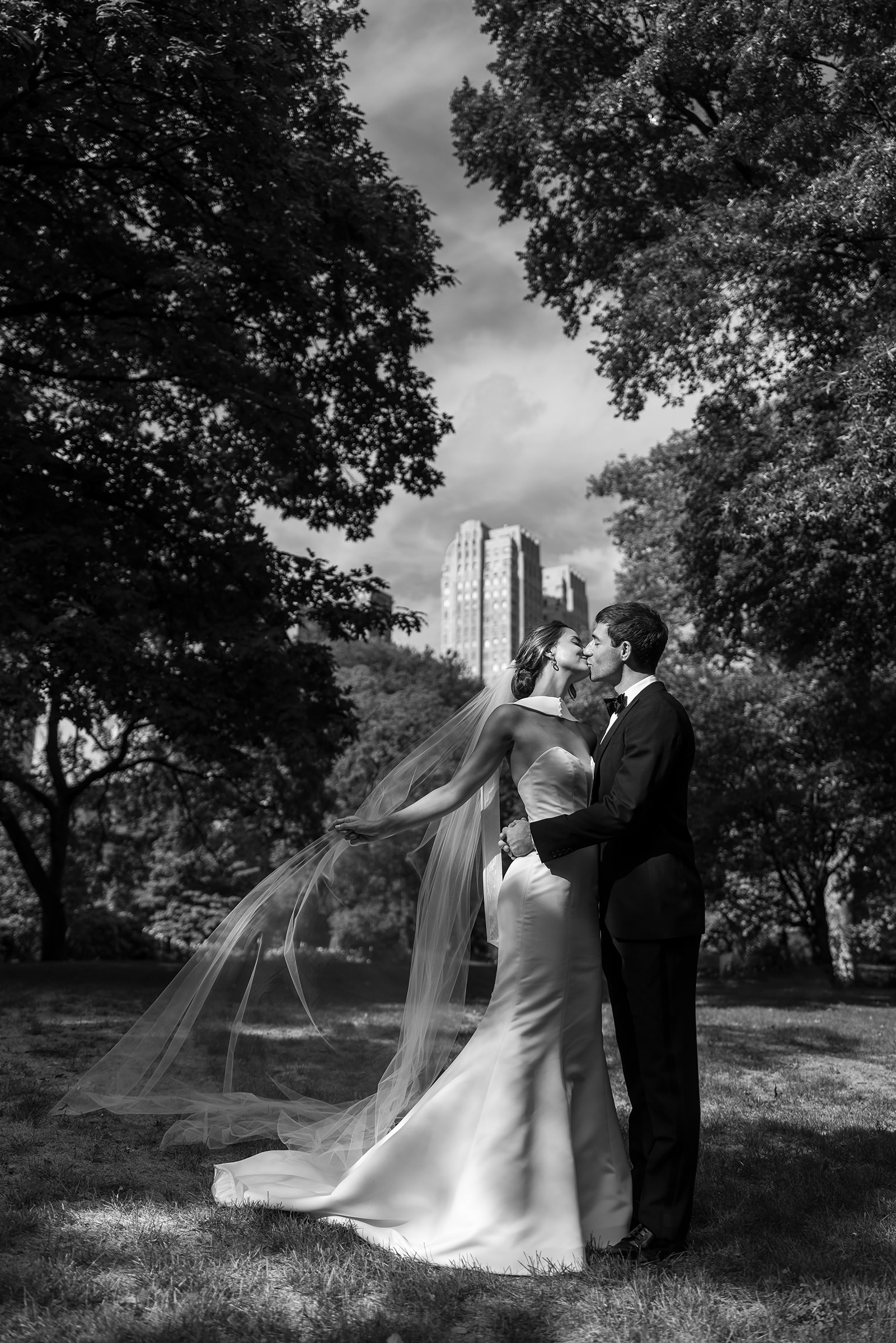 Tavern on the Green Wedding: A Magical Celebration - Award-Winning NYC  Wedding Photographer: Documenting Your Love Story