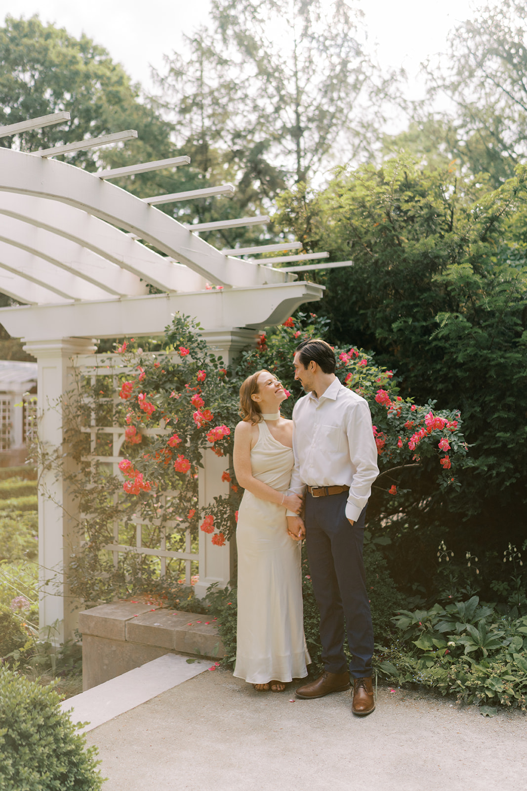 Cinematic Engagement Photos at Newfields in Indianapolis -  alisonmaephotography.com, image size:1067x1600