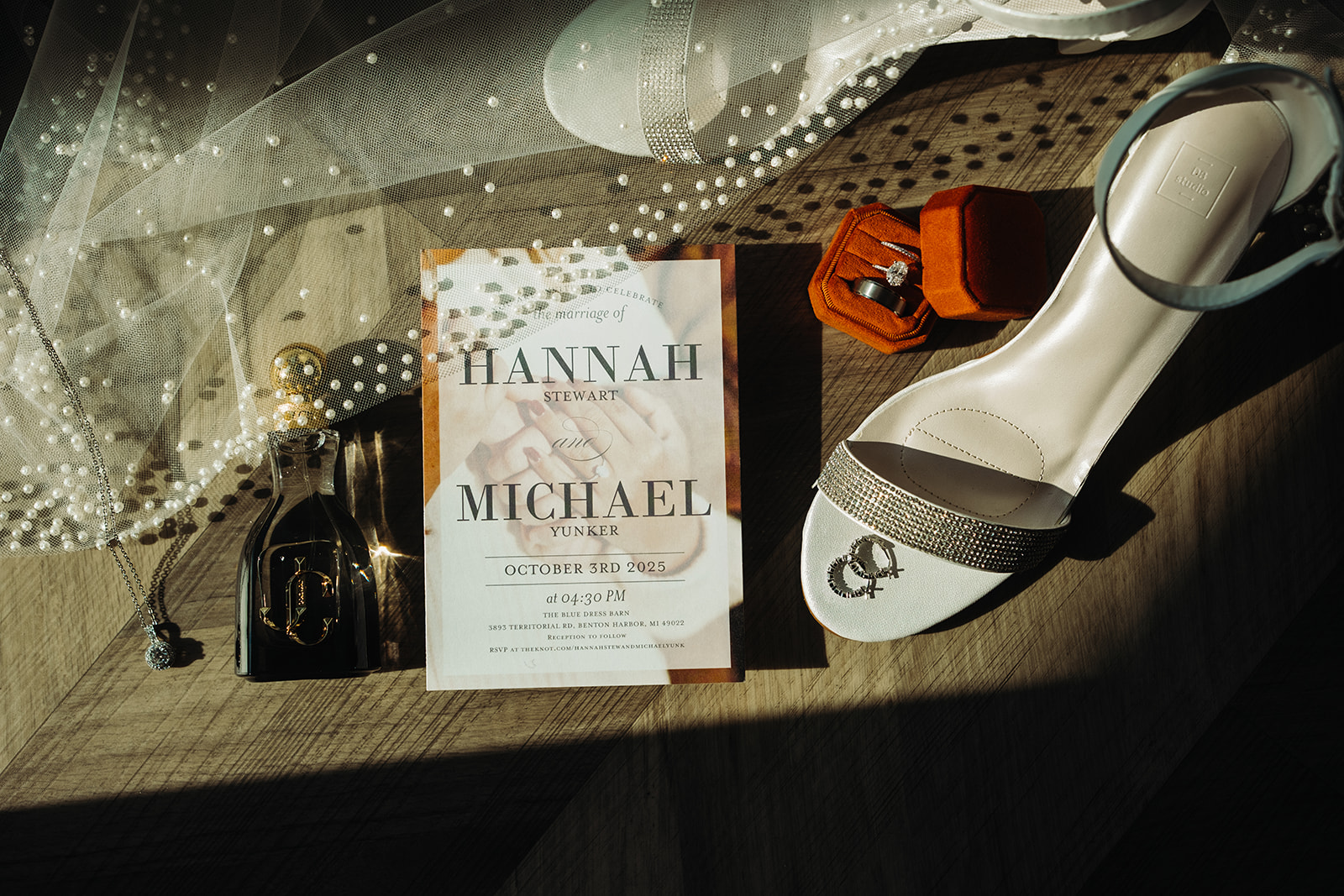 Cozy Fall Wedding at The Blue Dress Barn in Benton Harbor, Michigan   Swatch Studios