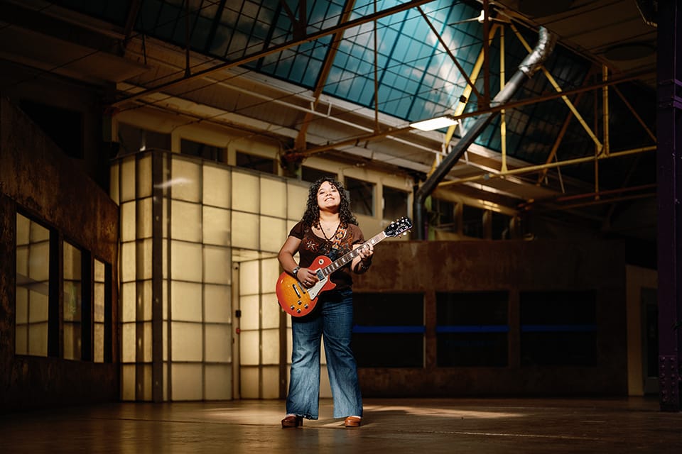 Indi Cruz, cover photo